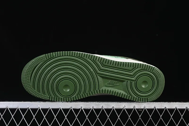 All categories Nk Air Force 1 Air Force series Nk Air Force 1 Low Air Force low top Nike Air Force 1'07 Low joint light green dark green Air Force 1 low top casual sneakers YF9511-822